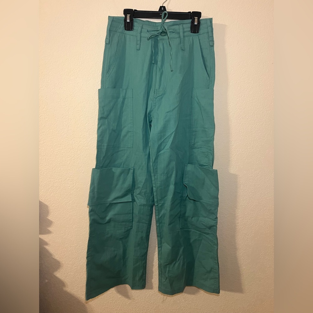 NWOT Easel Wide Leg Cargo Pants